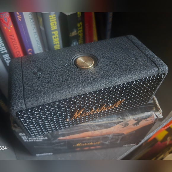 Marshall EMBERTON III Portable speaker with 32+ hours of playtime - Picture 2 of 3